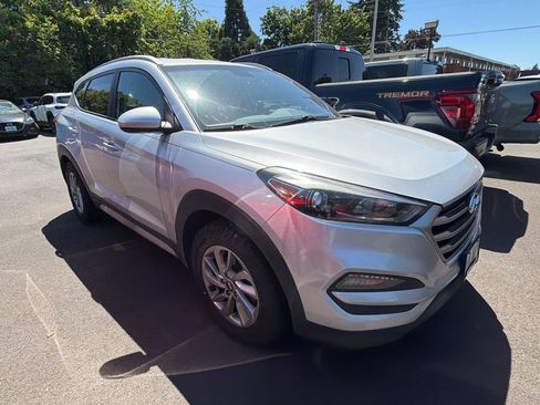 Used 2018 Hyundai Tucson SEL AWD/4WD image 2