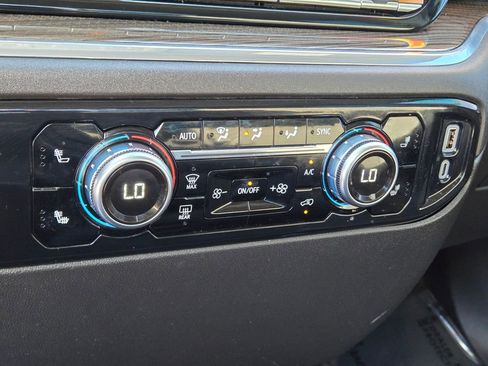 Used 2024 GMC Sierra 1500 Elevation image 21