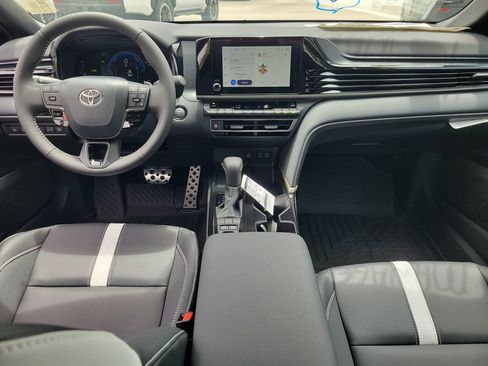 Used 2026 Toyota Camry SE FWD image 13