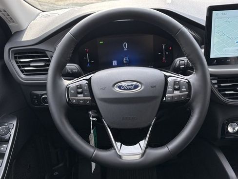 New 2025 Ford Escape SE image 18