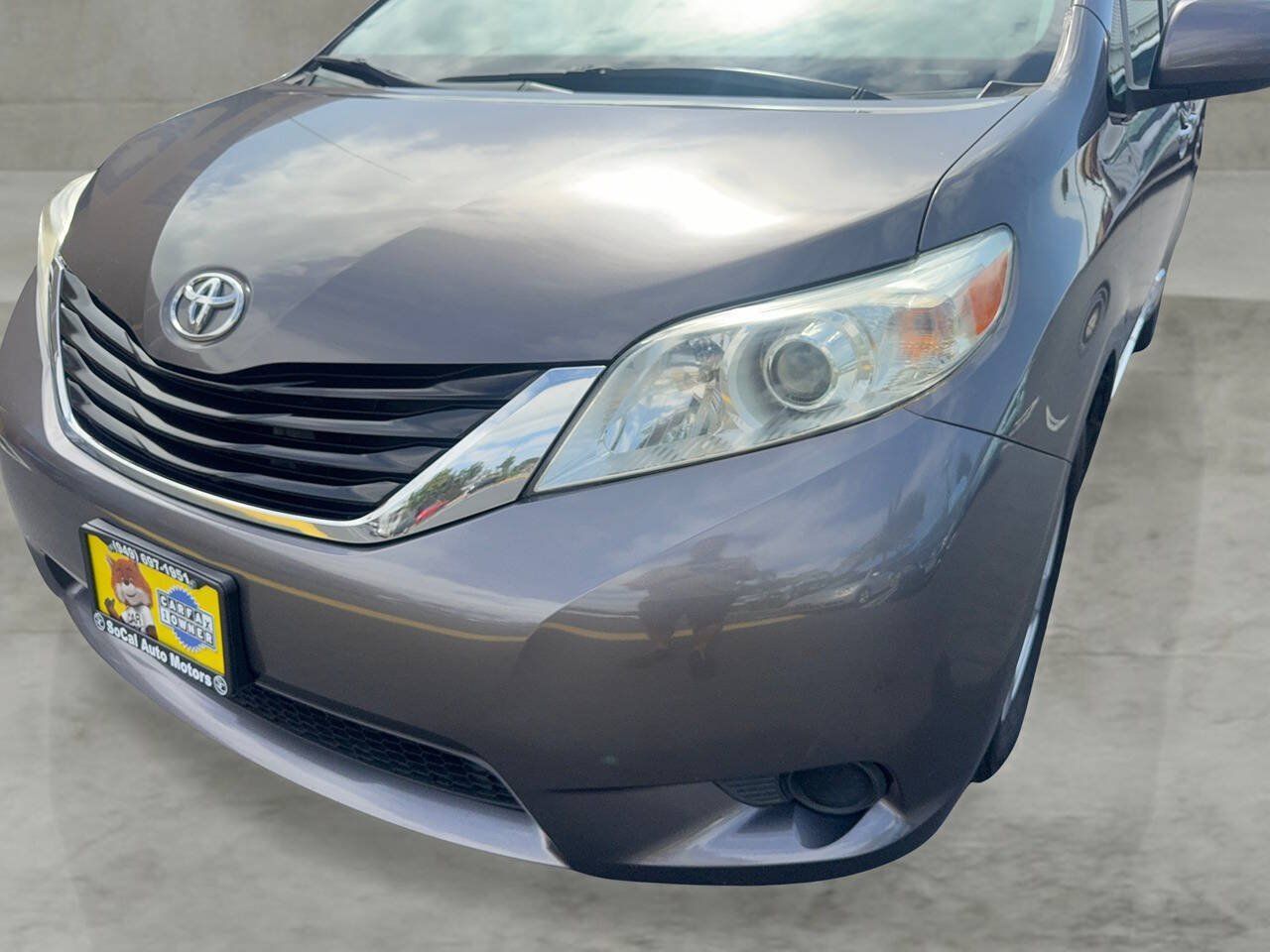 Used 2012 Toyota Sienna LE w/ Towing Pkg FWD image 29