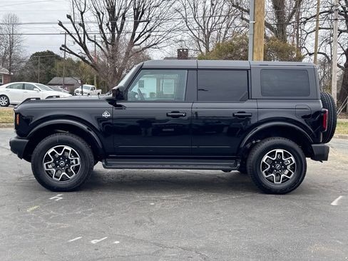 New 2025 Ford Bronco Outer Banks image 3