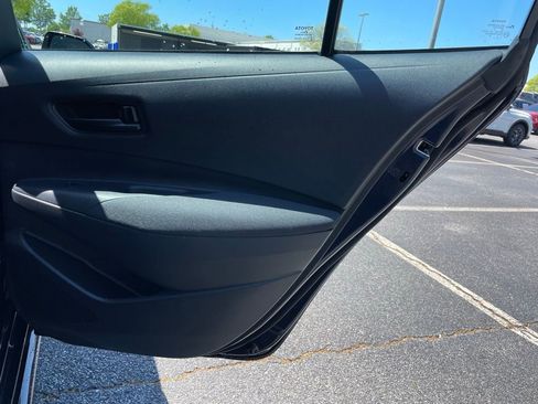 Used 2025 Toyota Corolla LE image 34