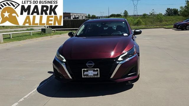 Used 2025 Nissan Altima 2.5 SV FWD image 3