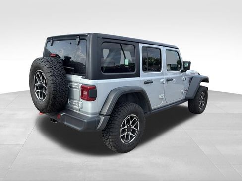 Used 2024 Jeep Wrangler Unlimited Rubicon AWD/4WD image 5