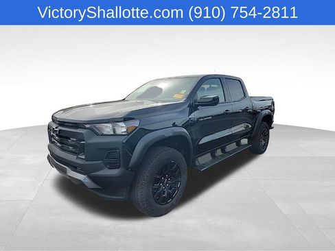 Used 2024 Chevrolet Colorado Trail Boss w/ Technology Package AWD/4WD image 15
