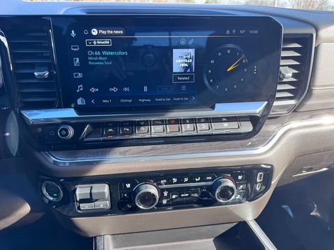 Used 2024 Chevrolet Silverado 1500 LTZ image 31