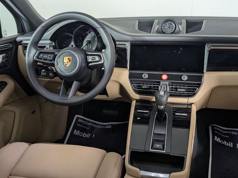 New 2026 Porsche Macan image 22