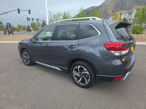 Used 2023 Subaru Forester Touring AWD/4WD image 5