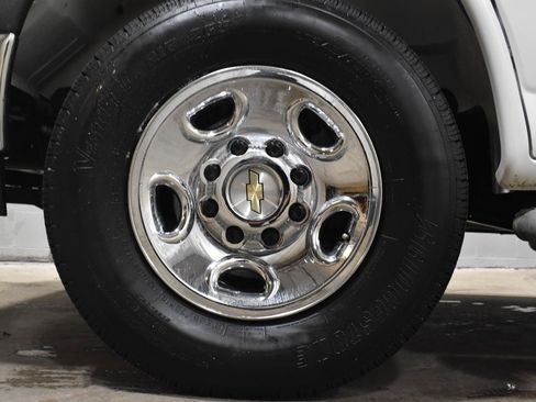 Used 2024 Chevrolet Express 2500 CARGO image 24