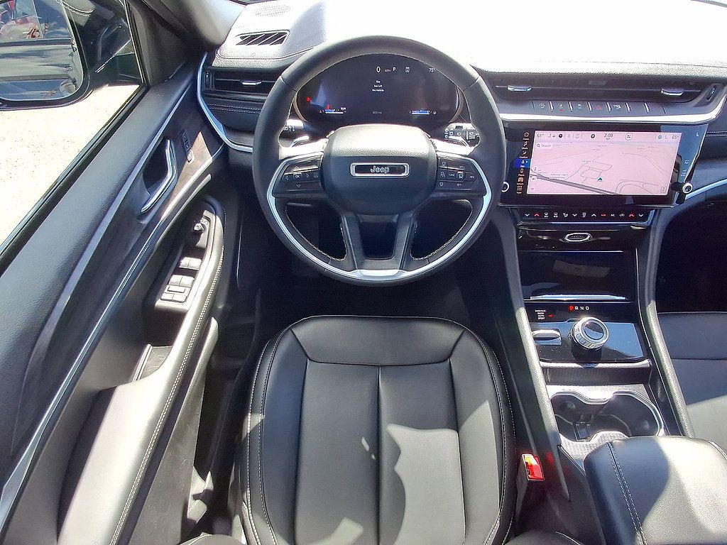 Used 2026 Jeep Grand Cherokee Limited AWD/4WD image 27