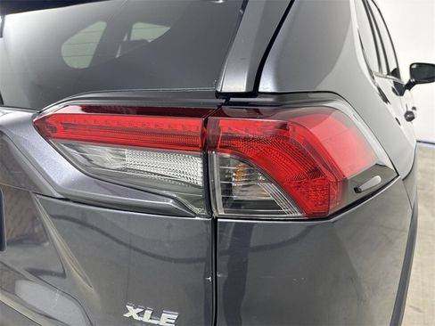 Used 2020 Toyota RAV4 XLE Premium image 19