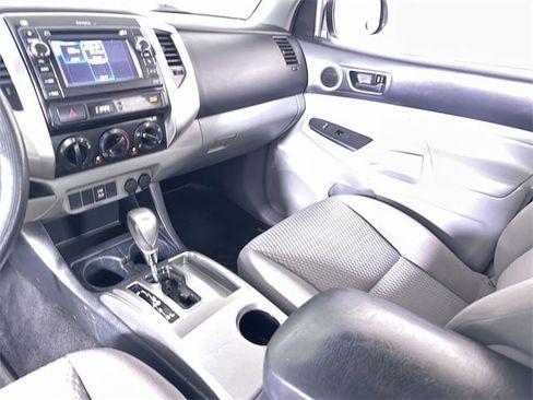 Used 2013 Toyota Tacoma PreRunner w/ SR5 Pkg image 36