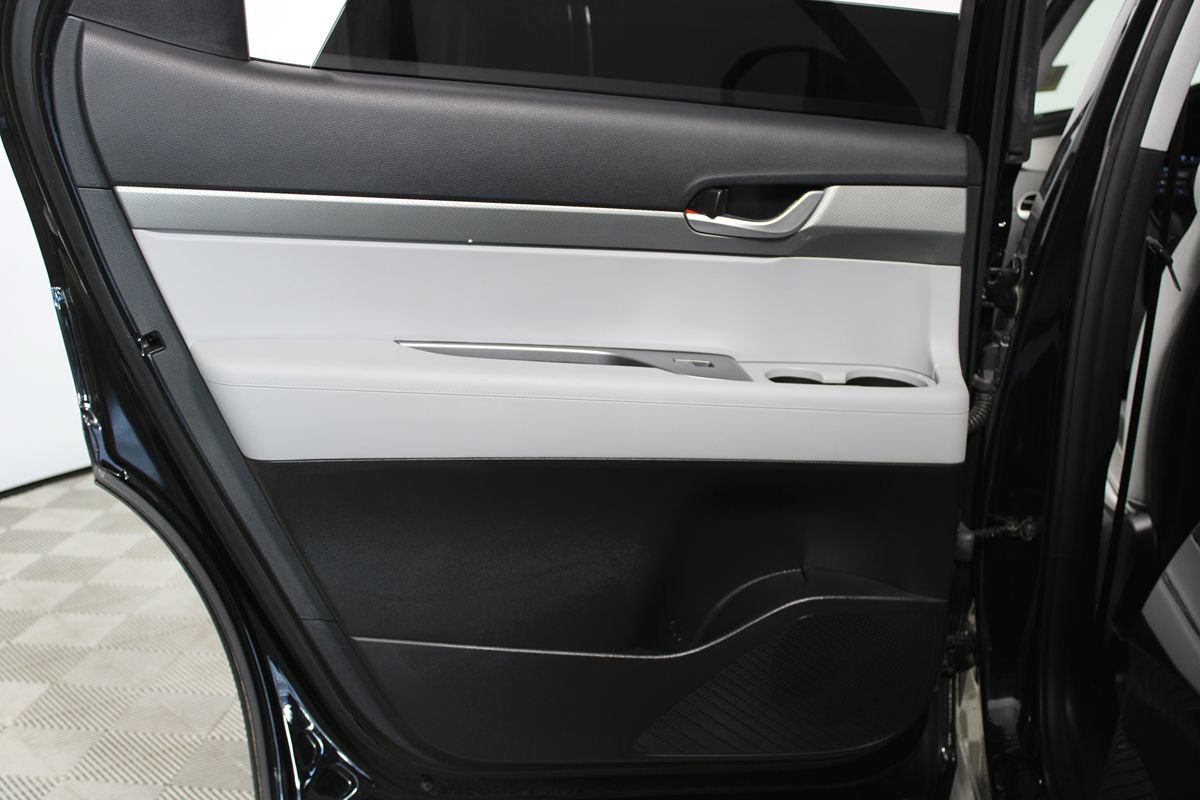 Used 2025 Hyundai Palisade SEL FWD image 23