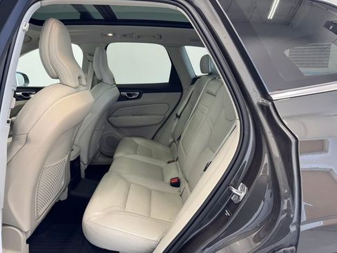 Used 2022 Volvo XC60 T8 Inscription w/ Advanced Package image 19