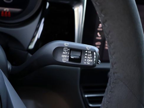 Certified 2025 Porsche Macan Turbo image 33