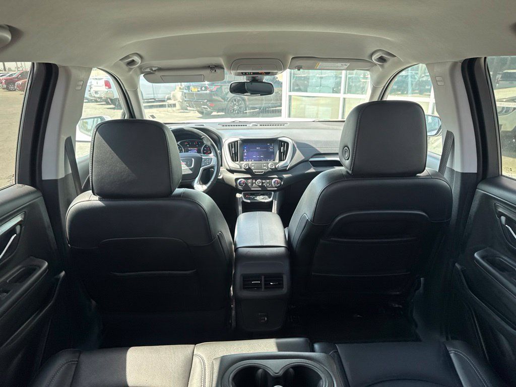 Used 2024 GMC Terrain SLT AWD/4WD image 13