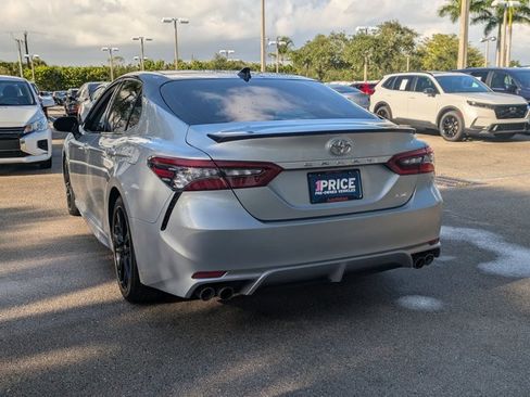 Used 2022 Toyota Camry XSE FWD image 8