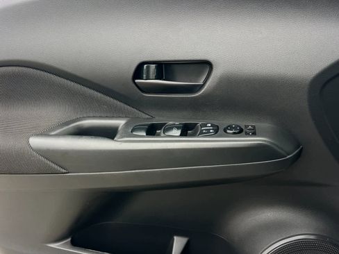 Used 2018 Nissan Kicks S image 12