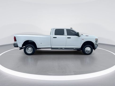 Used 2026 RAM 3500 Tradesman w/ Chrome Appearance Group AWD/4WD image 9