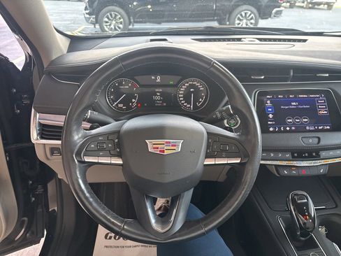 Used 2022 Cadillac XT4 Luxury image 10