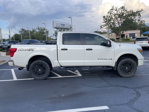 Used 2019 Nissan Titan PRO-4X w/ Pro-4x Convenience Package AWD/4WD image 14