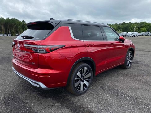 New 2025 Mitsubishi Outlander SEL image 3