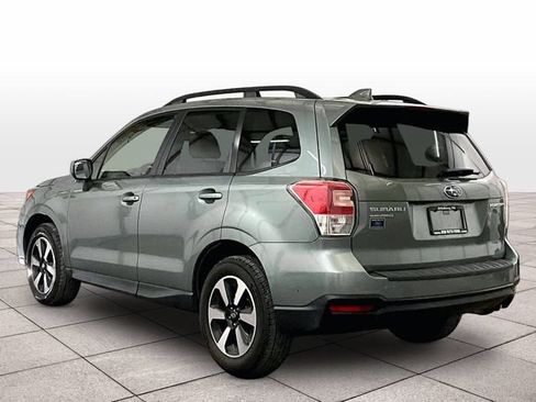 Used 2018 Subaru Forester 2.5i Premium w/ All-Weather Package AWD/4WD image 10