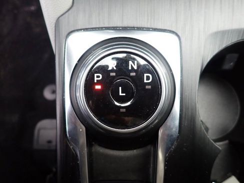 Used 2025 Ford Escape Platinum w/ Premium Technology Package image 25