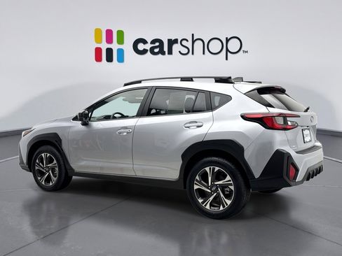 Used 2025 Subaru Crosstrek 2.0i Premium image 3