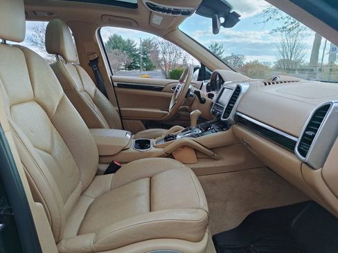 Used 2016 Porsche Cayenne S AWD/4WD image 28