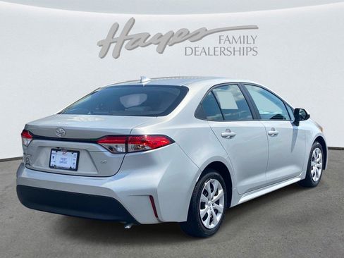 Used 2025 Toyota Corolla LE FWD image 3