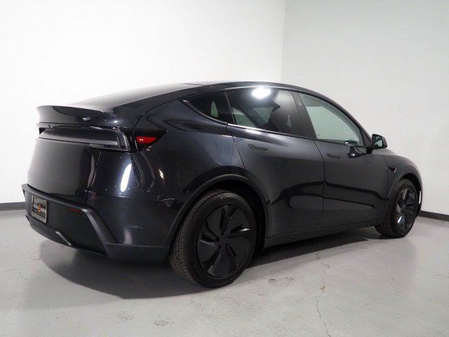 Used 2026 Tesla Model Y Long Range RWD image 7