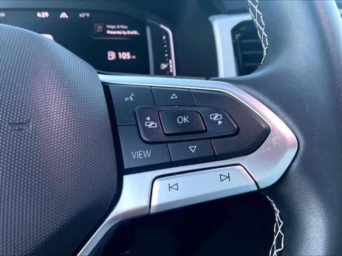 Certified 2022 Volkswagen Atlas Cross Sport SE image 24