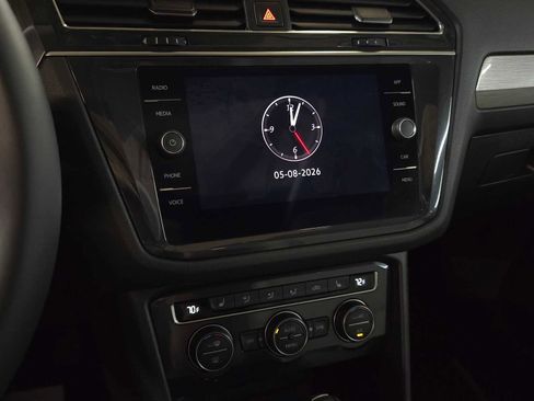 Used 2021 Volkswagen Tiguan SE AWD/4WD image 27