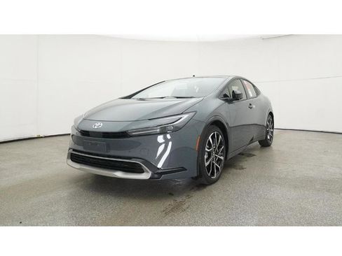 New 2026 Toyota Prius Plug-In Hybrid FWD image 32