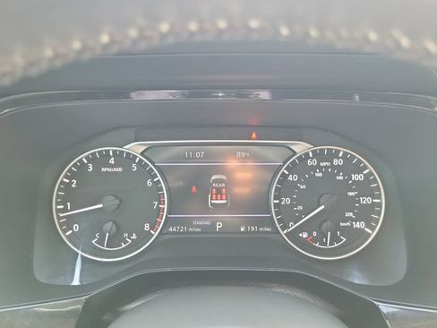 Used 2024 Nissan Pathfinder SL w/ SL Premium Package FWD image 23