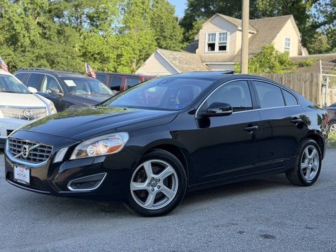 Used 2013 Volvo S60 T5 AWD/4WD image 2