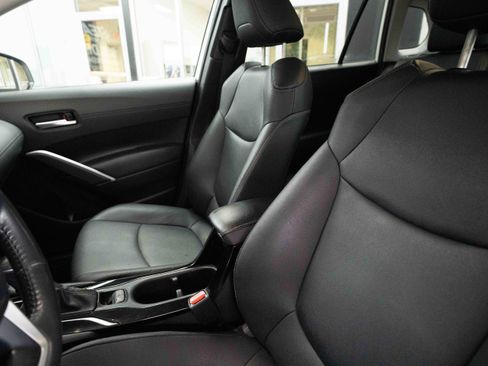 Used 2023 Toyota Corolla Cross XLE image 10