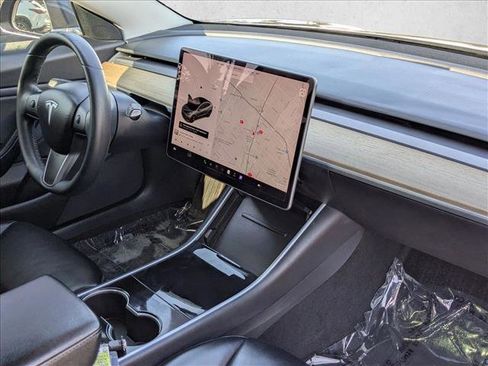 Used 2019 Tesla Model 3 Mid Range image 22