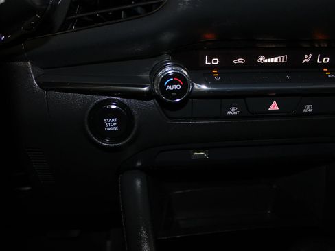 Used 2019 MAZDA MAZDA3 Hatchback FWD image 19