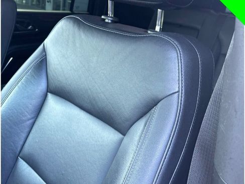 Used 2021 Chevrolet Suburban LT RWD image 15