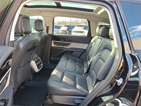 Used 2024 Lincoln Nautilus Reserve w/ Equipment Group 202A image 10