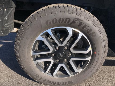 Used 2025 Ford Ranger Lariat w/ FX4 Off-Road Package image 12