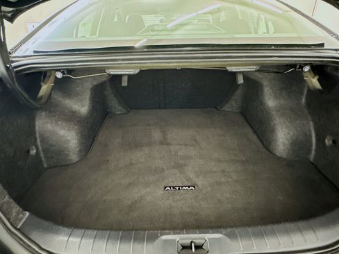 Used 2025 Nissan Altima 2.5 SV FWD image 29