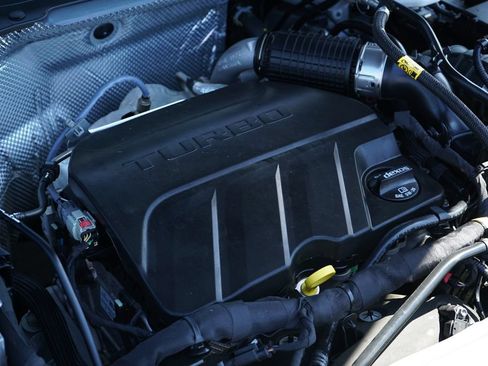 Used 2024 Buick Envista Preferred w/ Convenience II Package FWD image 30
