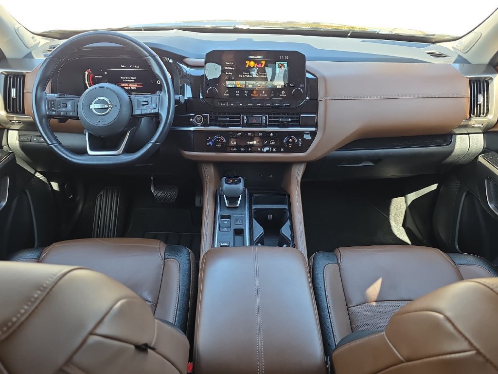 Used 2023 Nissan Pathfinder Platinum w/ Cargo Package FWD image 11