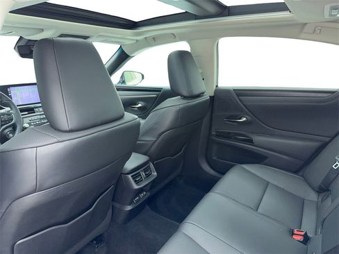 Used 2022 Lexus ES 350 w/ Premium Package image 39