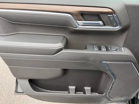 Used 2024 Chevrolet Silverado 1500 LT image 13