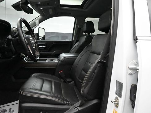 Used 2019 GMC Sierra 3500 Denali w/ Duramax Plus Package AWD/4WD image 10
